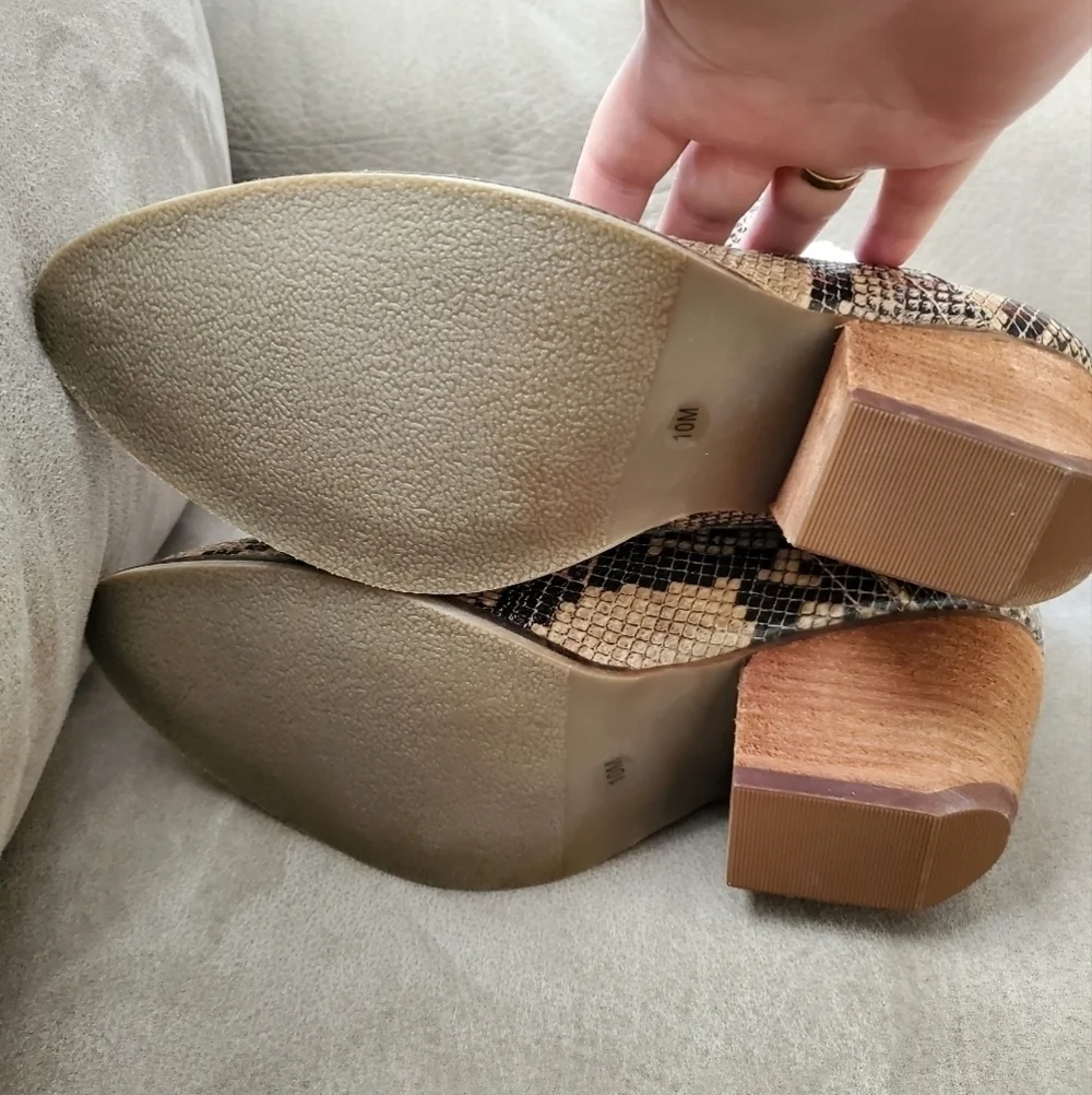 Coconuts Matisse Trader Bootie Brown Snake Size 10 M